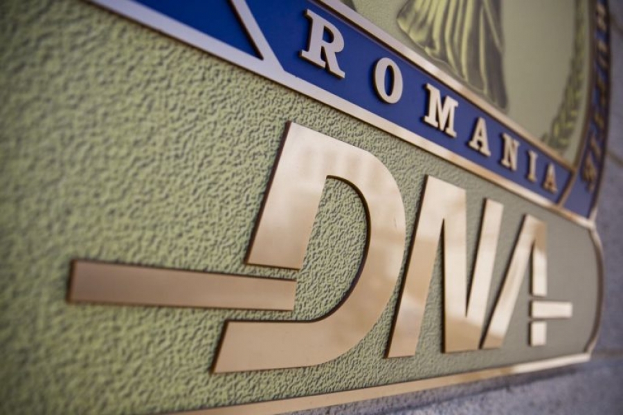DNA: Trei avocaţi, printre care şi unul din Galaţi, şi un executor judecătoresc au prejudiciat mai multe bănci