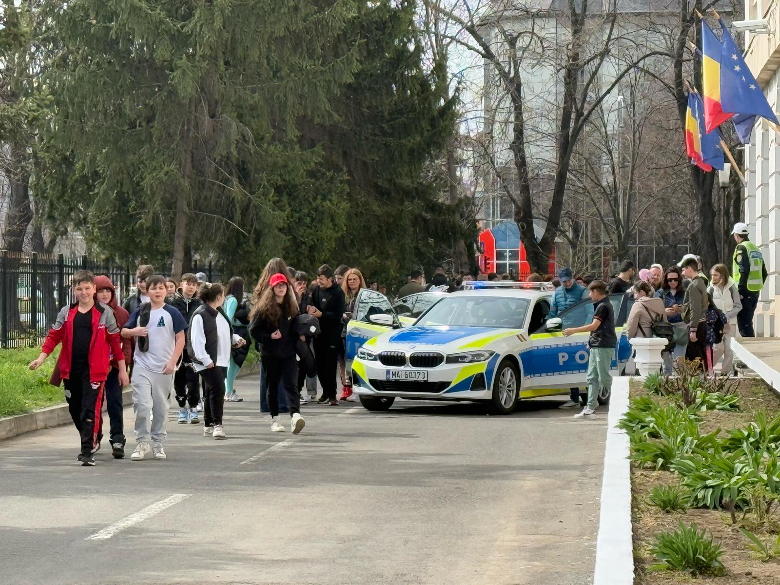 FOTO: „Porţi Deschise” la IPJ Galaţi, de Ziua Poliţiei Române