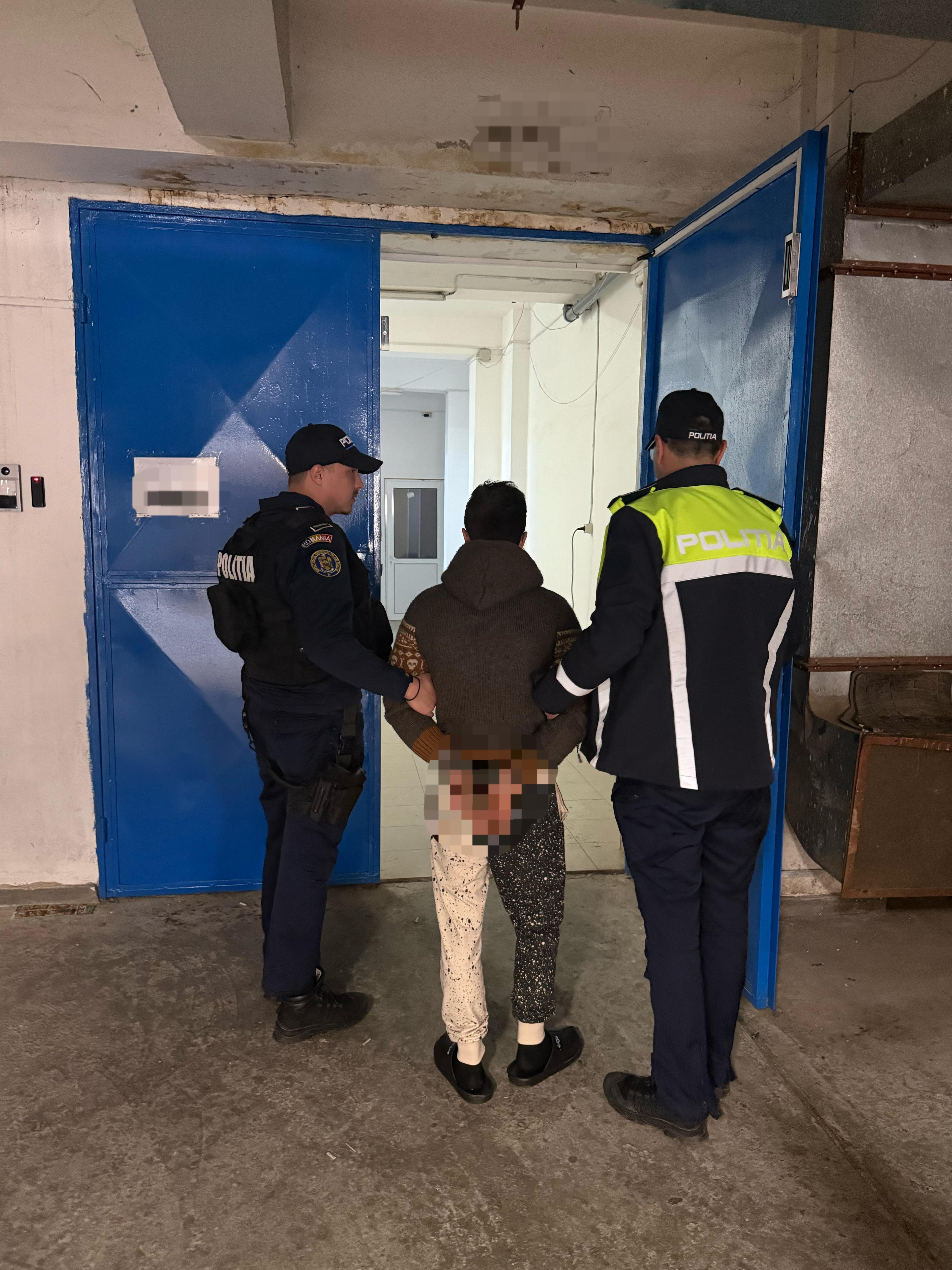 Brăila: Reţinut de poliţişti şi arestat pentru violenţă în familie (VIDEO)