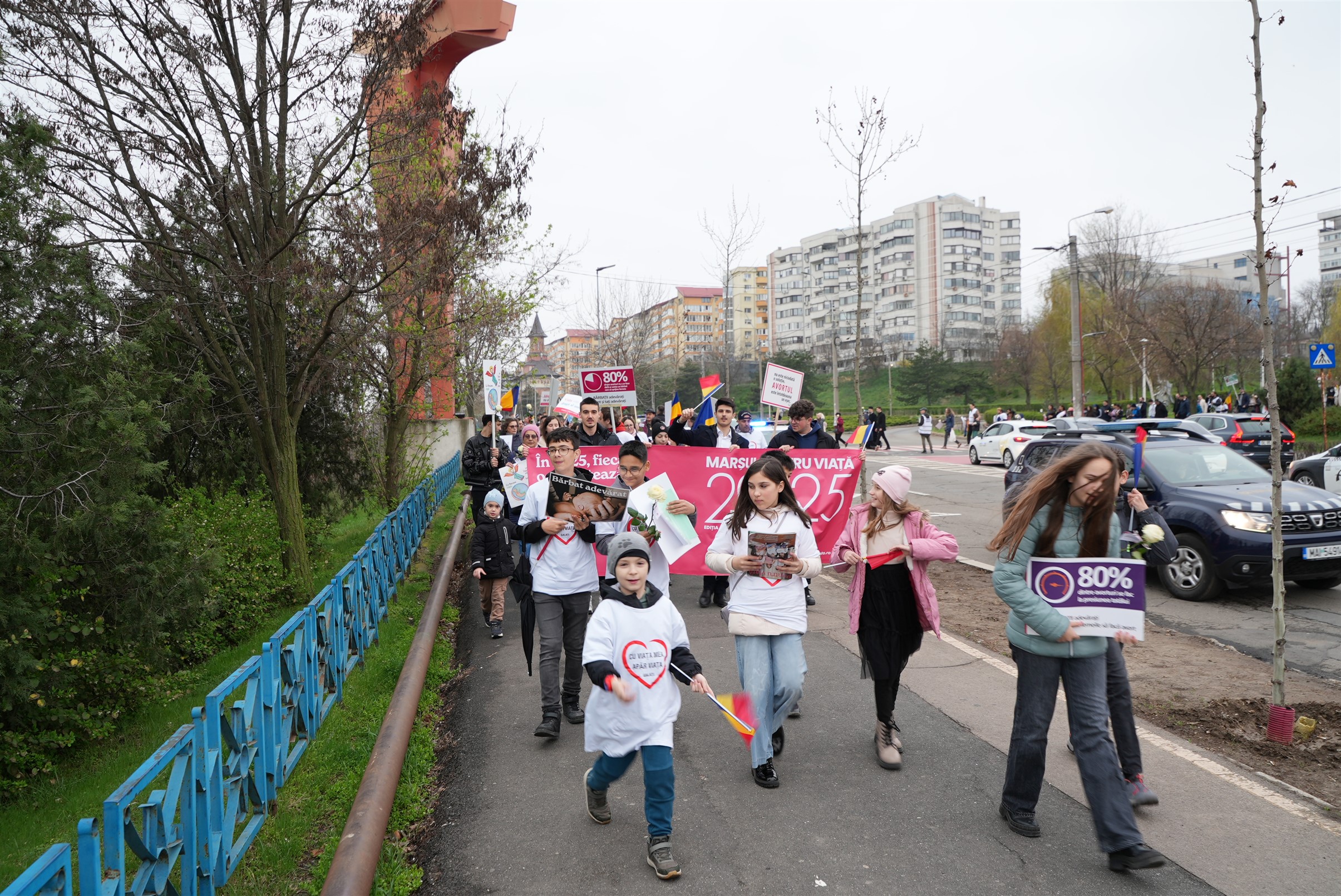 FOTO: Ediţia a 15-a a „Marşului pentru viaţă” în Arhiepiscopia Dunării de Jos