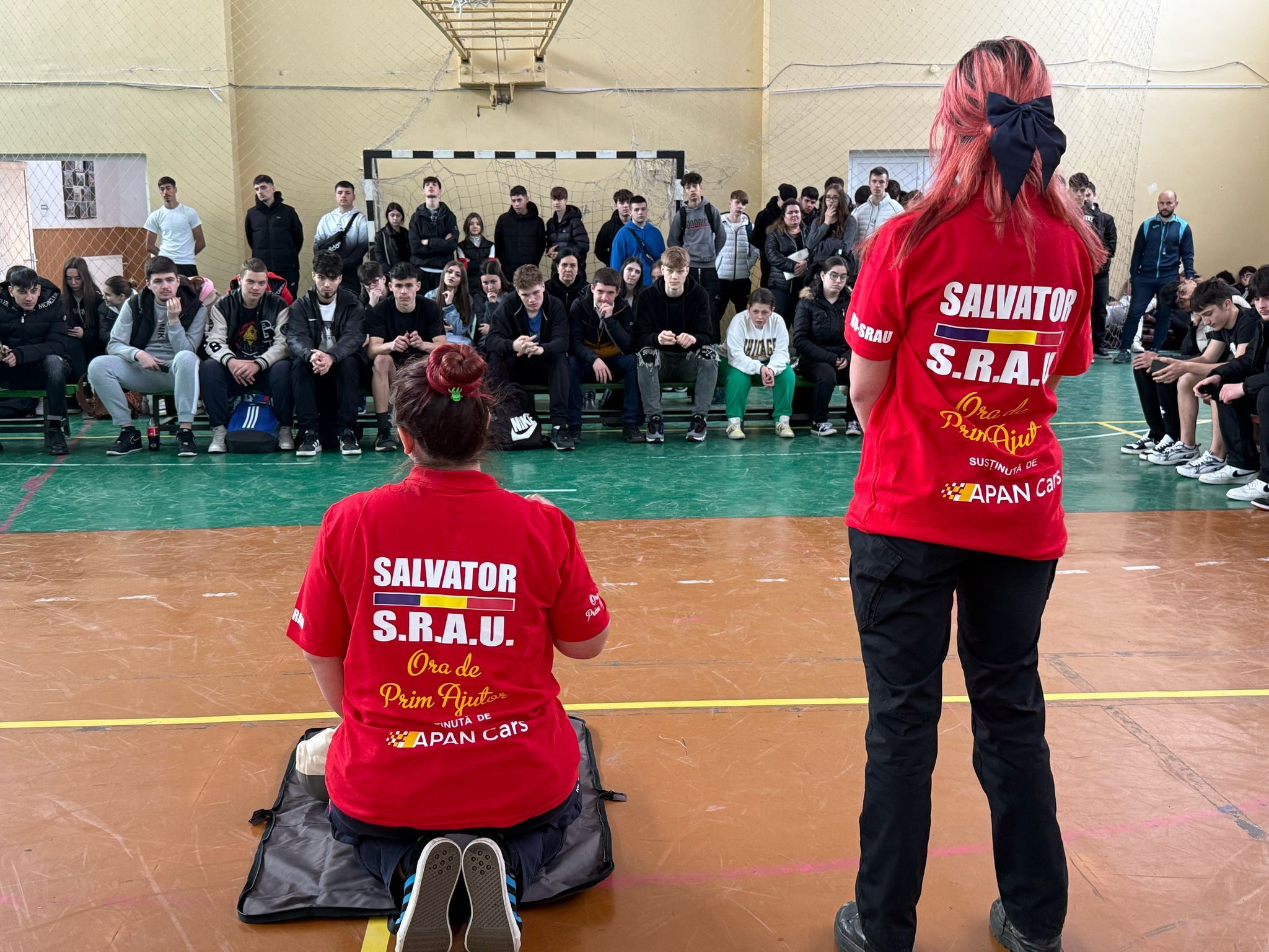 FOTO: SRAU a lansat programul educaţional „Ora de Prim Ajutor” în liceele din Galaţi