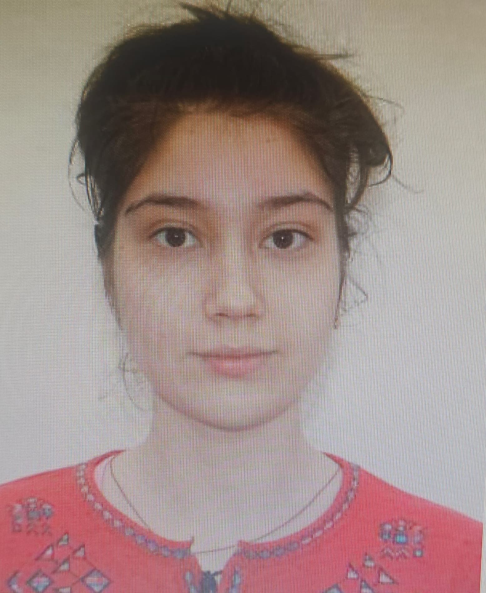 DISPĂRUTĂ! Cristina Florentina, de 17 ani, din Brăila, căutată cu disperare de mamă şi poliţie (UPDATE)