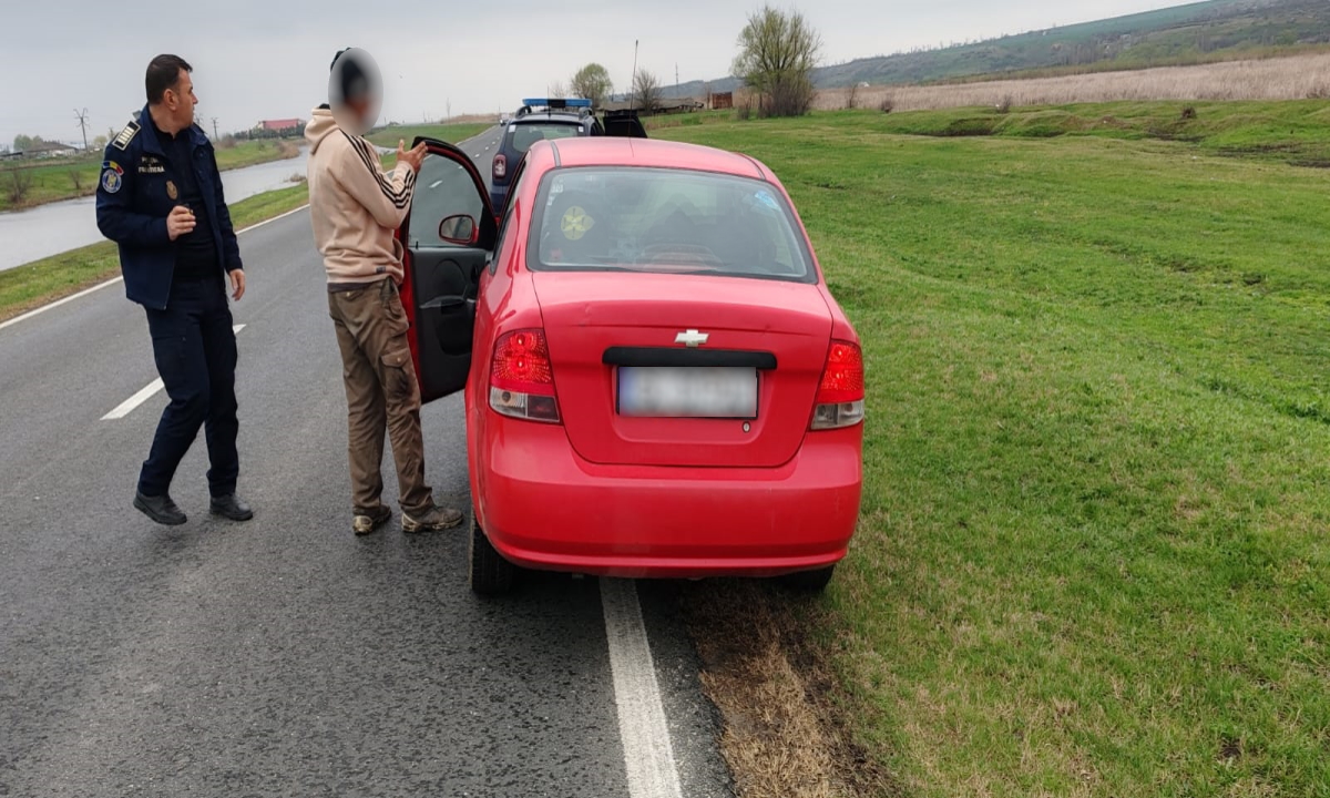 Măstăcani, Galaţi: Cetăţean român depistat în trafic, la volanul unui autoturism, fără a deţine permis de conducere