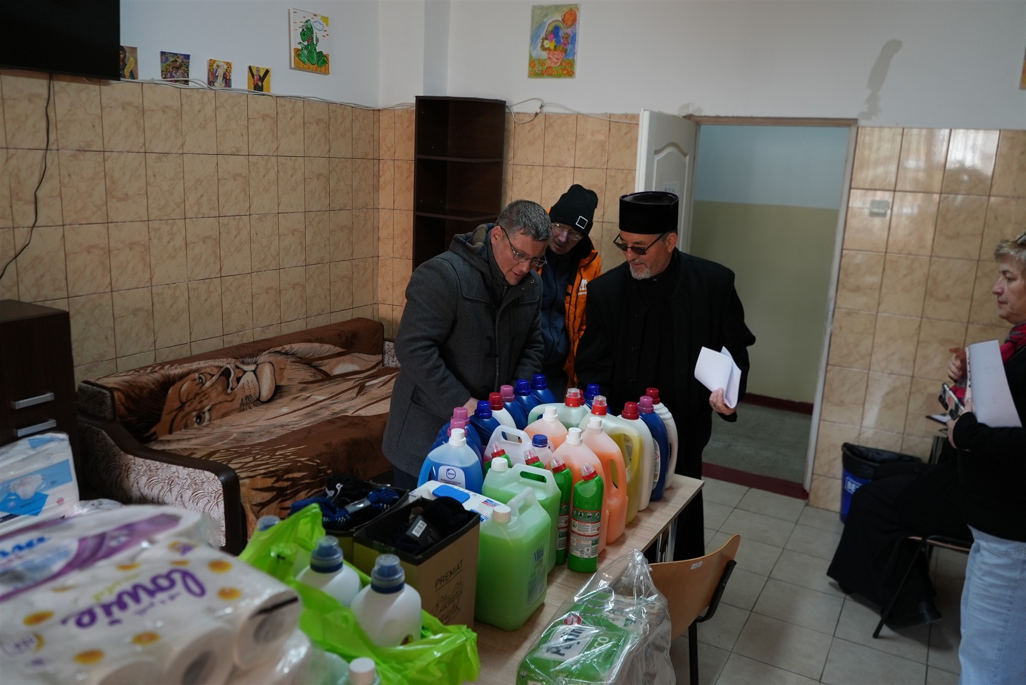 FOTO: Daruri pentru nevoiaşii de la Adăpostul de noapte din Brăila