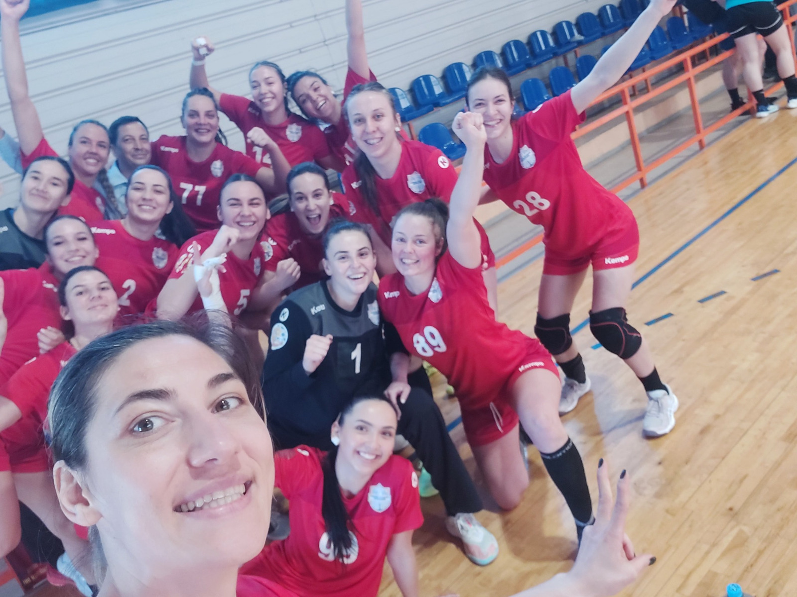 Handbalistele de la CSM Galați au învins la 15 goluri diferenţă la Oradea