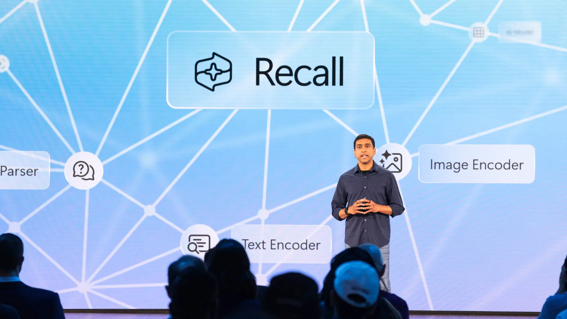 Windows 11 introduce Recall AI: funcţia care monitorizează tot, dar garantează securitatea datelor