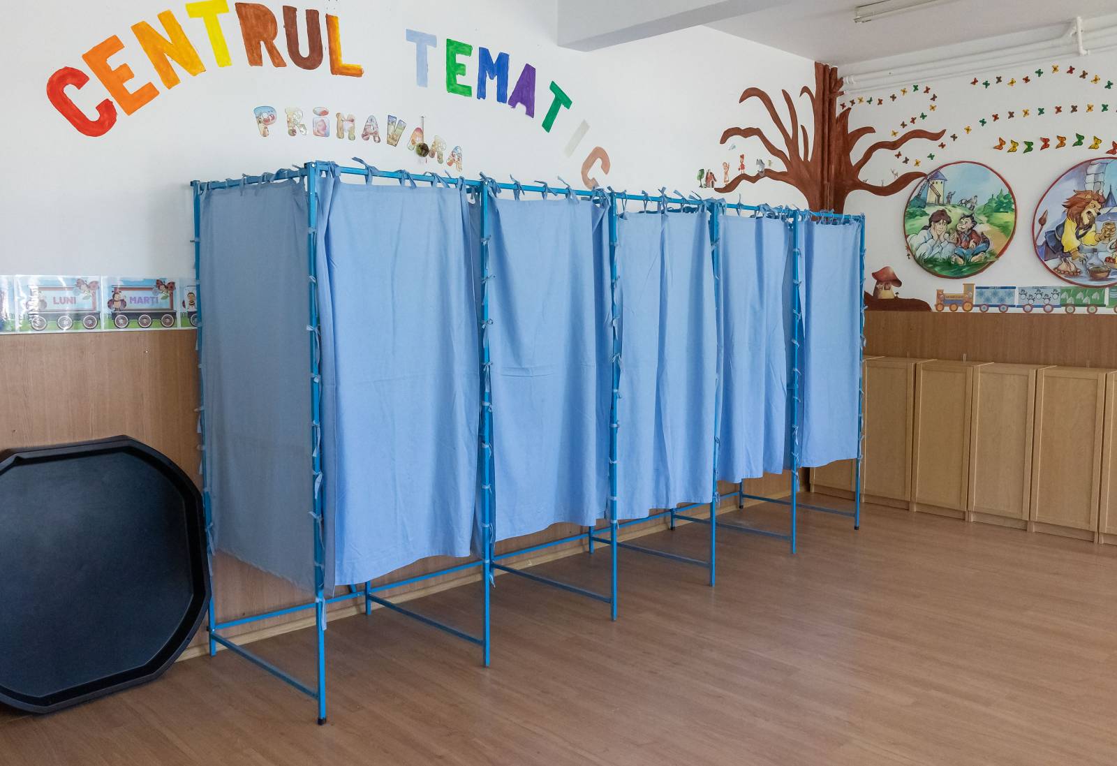 Gălăţenii votează! Prezenţa la urne la ora 12.00
