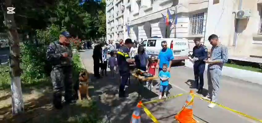 VIDEO: Copiii, în centrul atenției la activitatea de tip „Porți deschise” organizată de Inspectoratul de Poliție Județean Galați