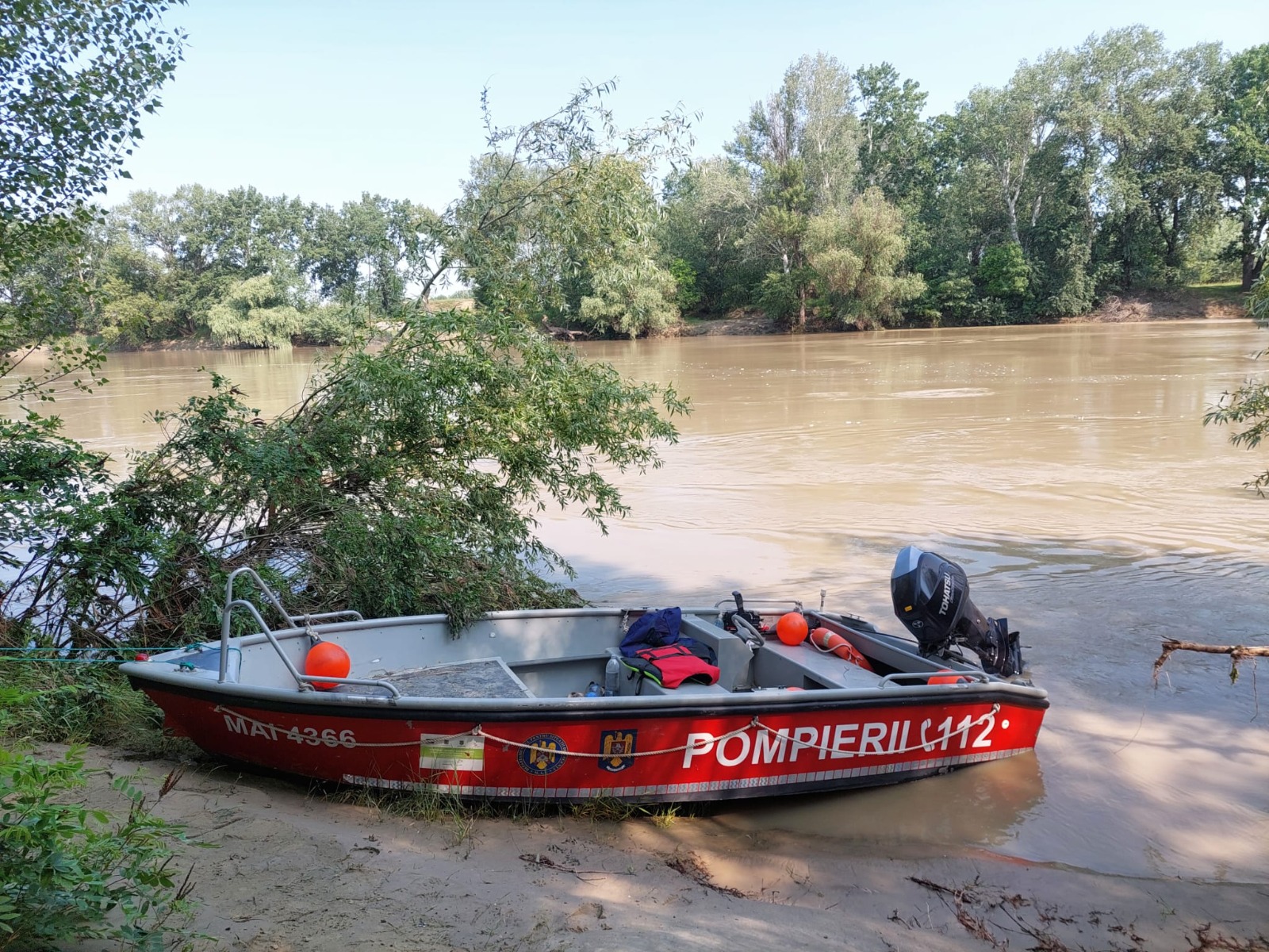 Căutări în Siret! O femeie s-ar fi aruncat în dreptul podului de la Şendreni - UPDATE
