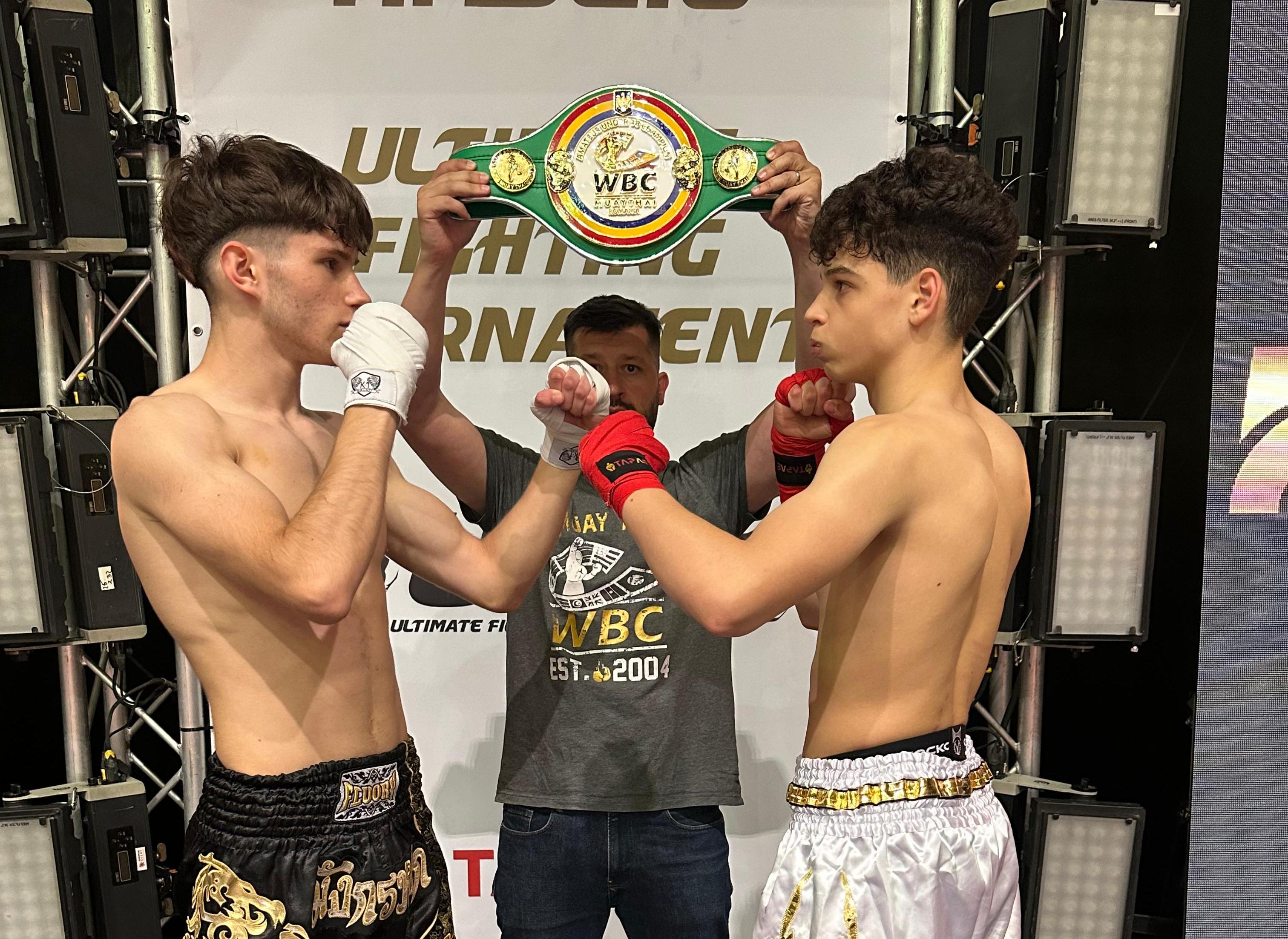 Nicholas Răzvan Lupu de la Clubul K1-Galaţi câştigă centura WBC Muay Thai Amateur U18