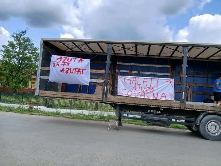 «Galaţi ajută Covasna!» Victimele inundaţiilor din Galaţi pleacă să ajute sătenii din Băcel