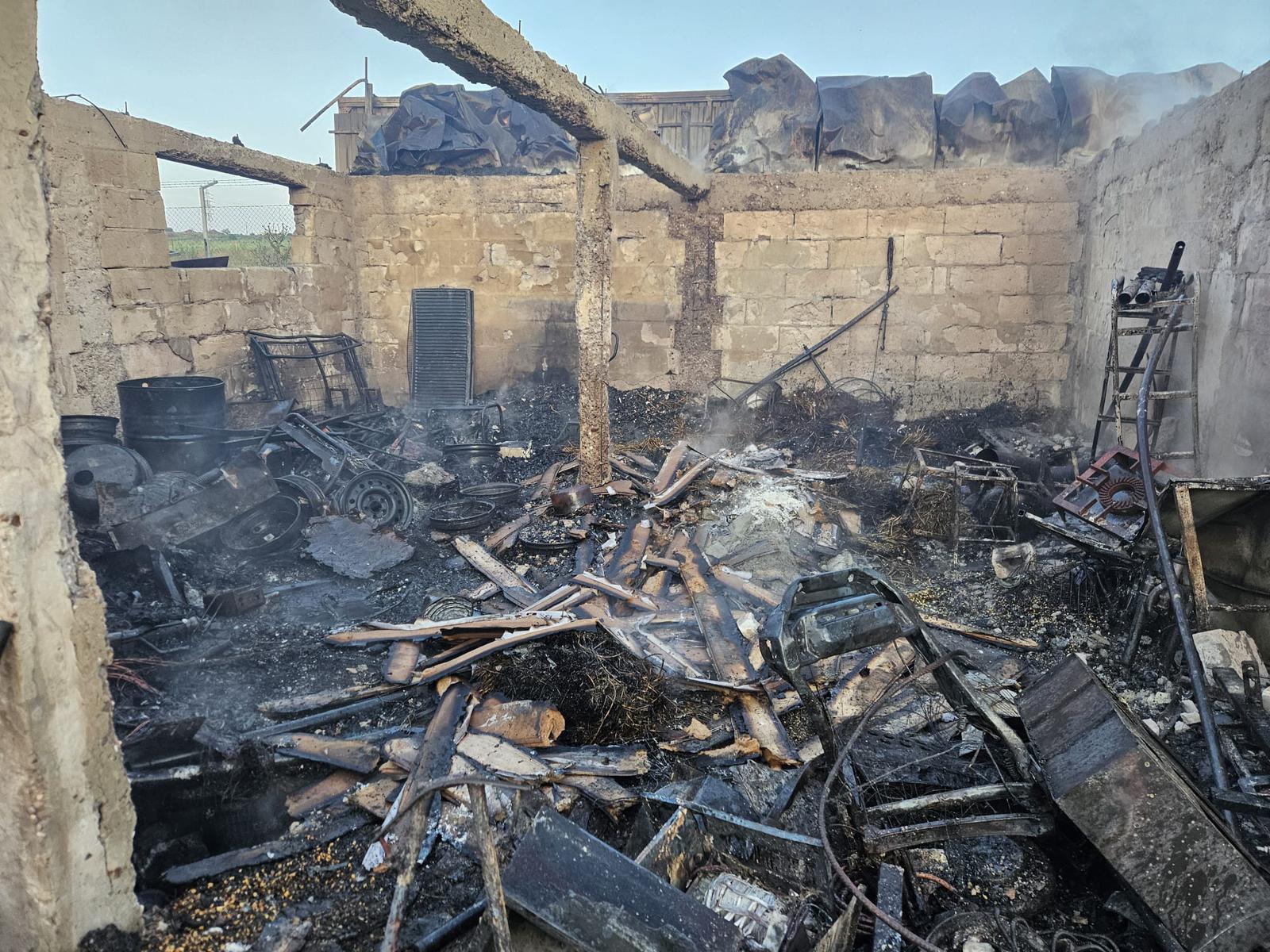 Incendiu la o hală din localitatea Vânători