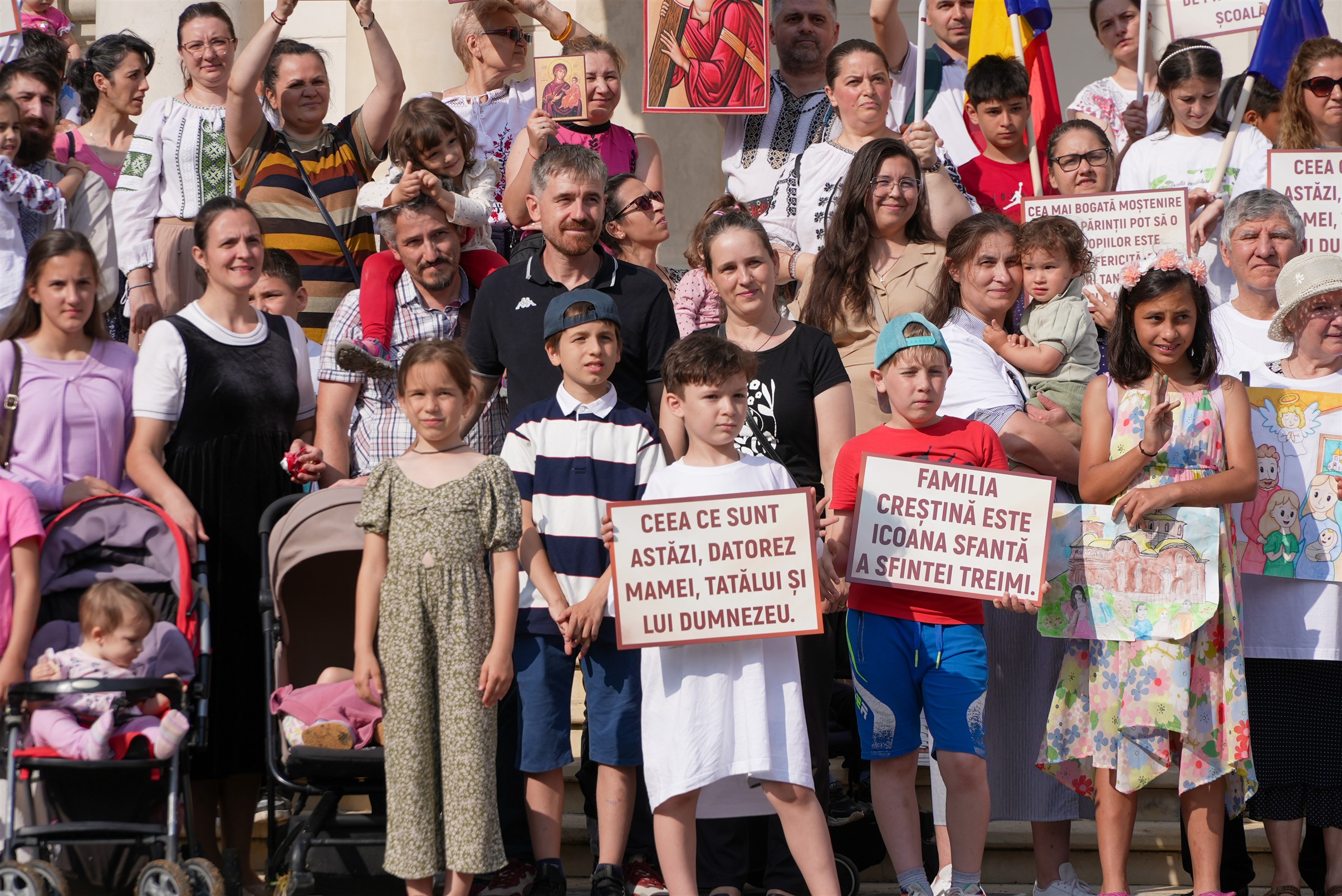 FOTO: Marşul Familiei Creştine, la Galaţi