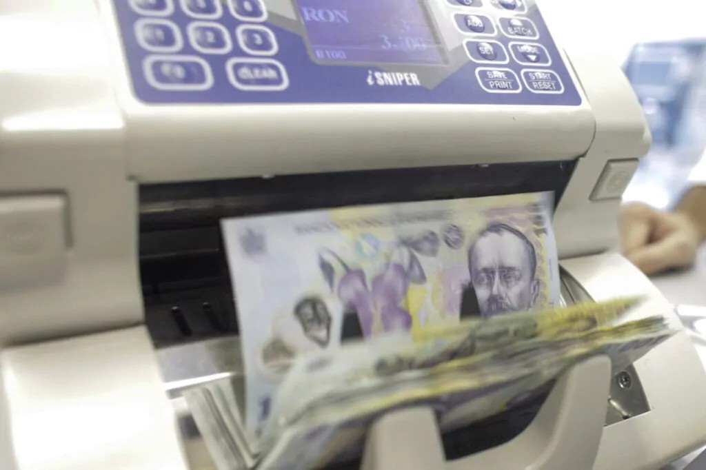 Deficitul bugetar a ajuns, în primele 5 luni, la aproape 3,4% din PIB