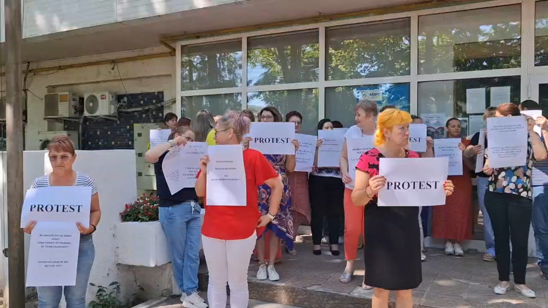 VIDEO: Protest la Casa de Pensii Galaţi