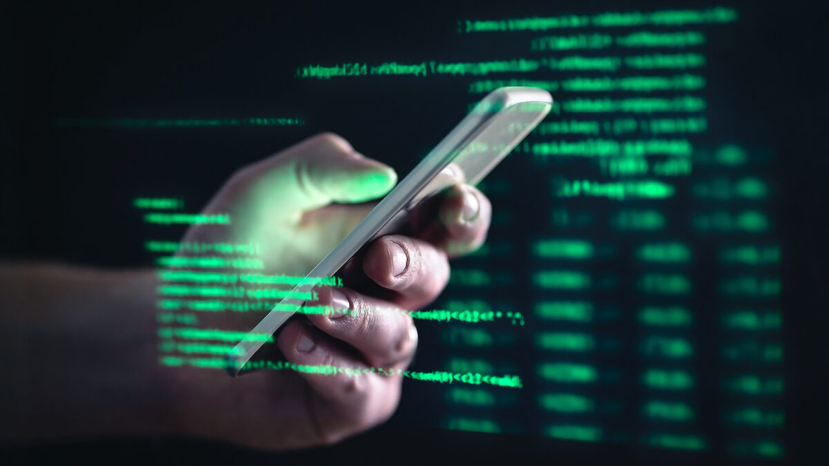 Frauda WhatsApp care păcăleşte tot mai mulţi români în 2025: un simplu mesaj poate duce la pierderi financiare