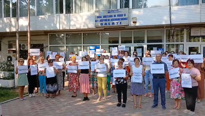 VIDEO: O nouă zi de protest spontan la Casa de Pensii Galaţi