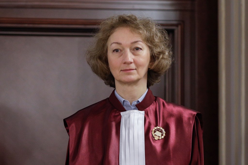 Gălățeanca Simina Tănăsescu, noul președinte al CCR! E prima femeie care ocupă această funcție