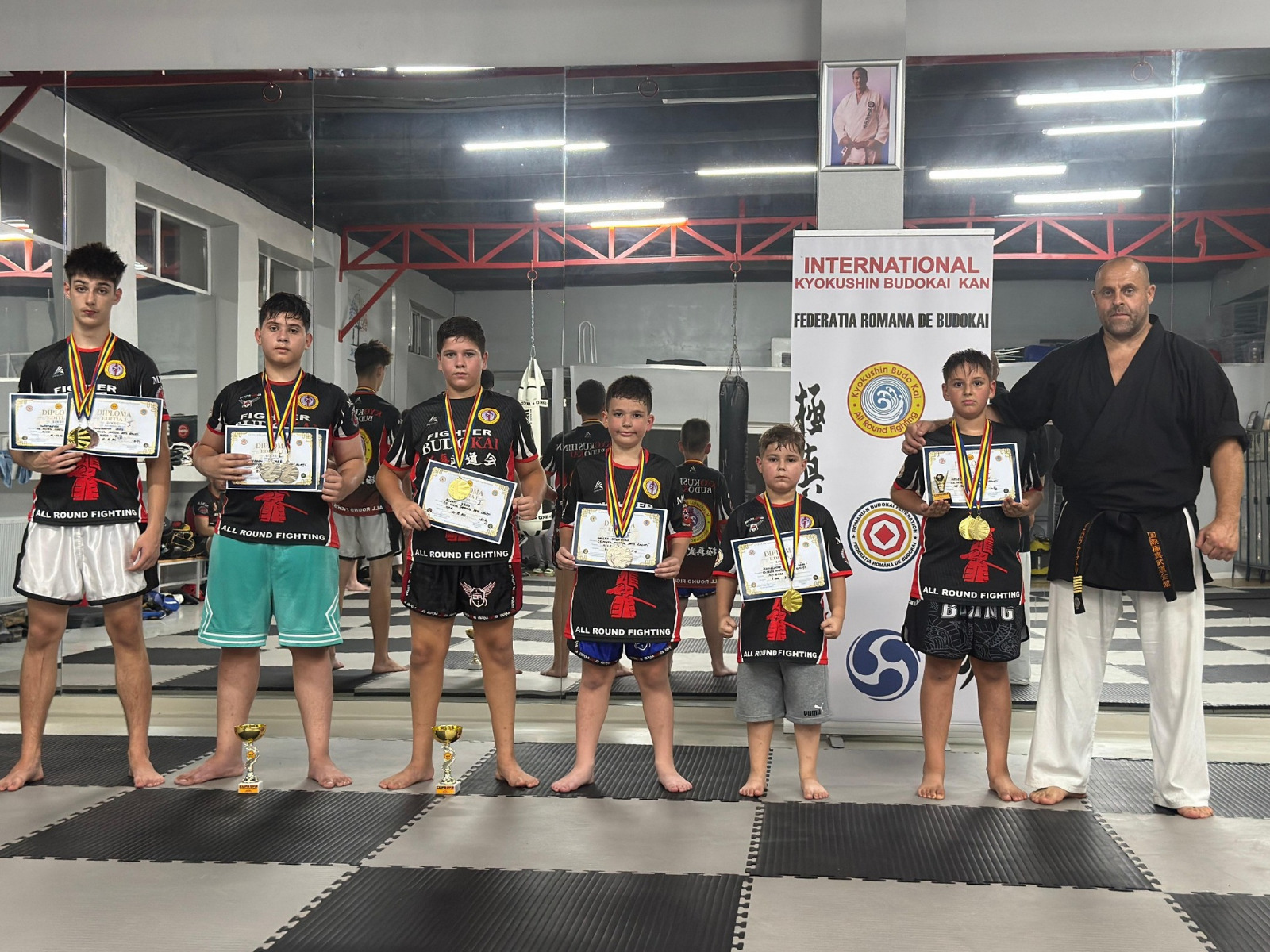 „Luptătorii” gălăţeni de la Mixed Marţial Arts au câştigat 11 medalii la Suceava