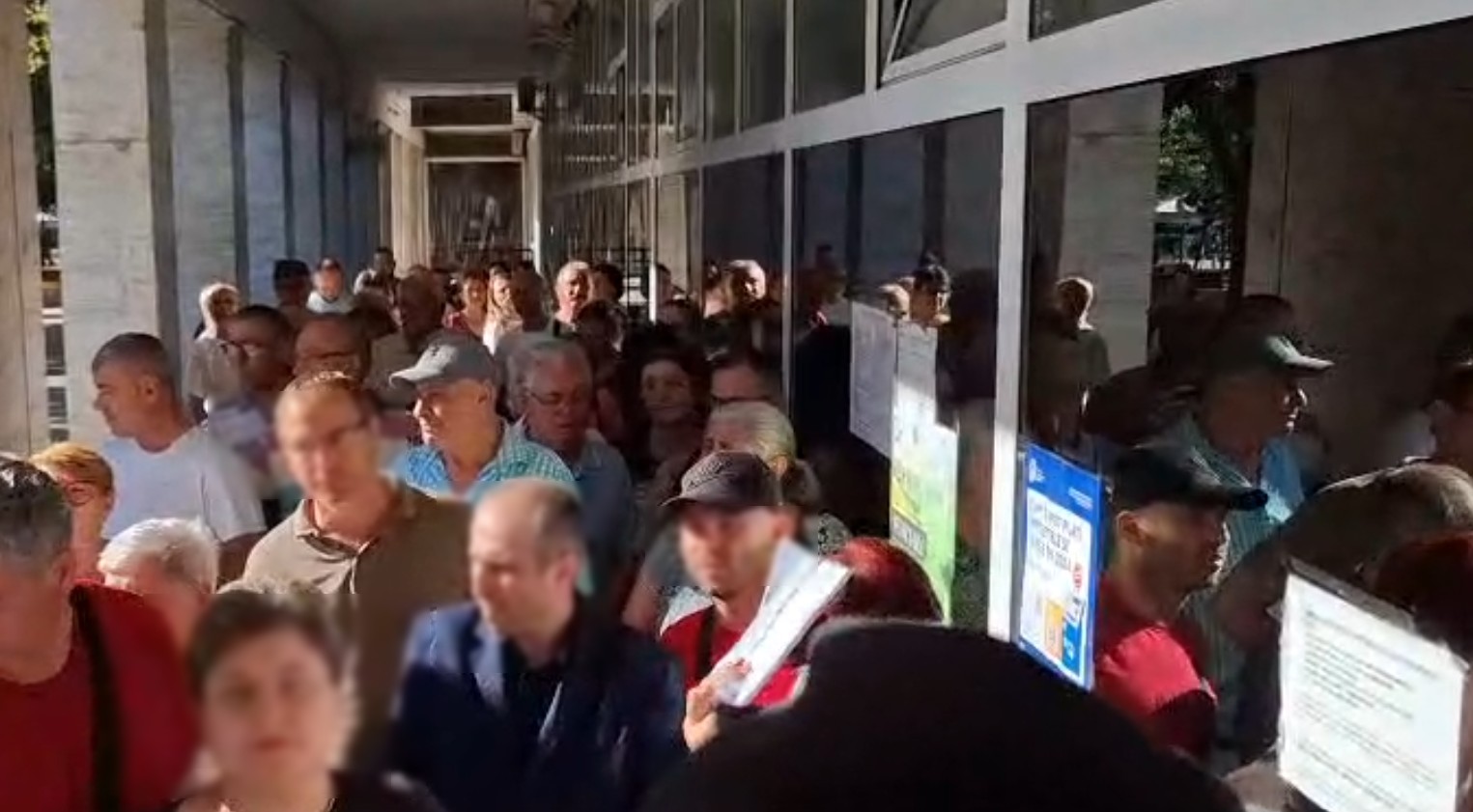 30.000 de gălăţeni nu ar fi plătit, timp de mai mulţi ani, taxele de salubritate şi ecarisaj