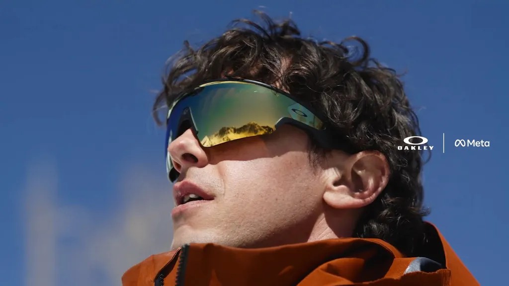 Meta scapă din greşeală un teaser cu noii ochelari inteligenţi Ray-Ban şi Oakley, înainte de Connect 2025