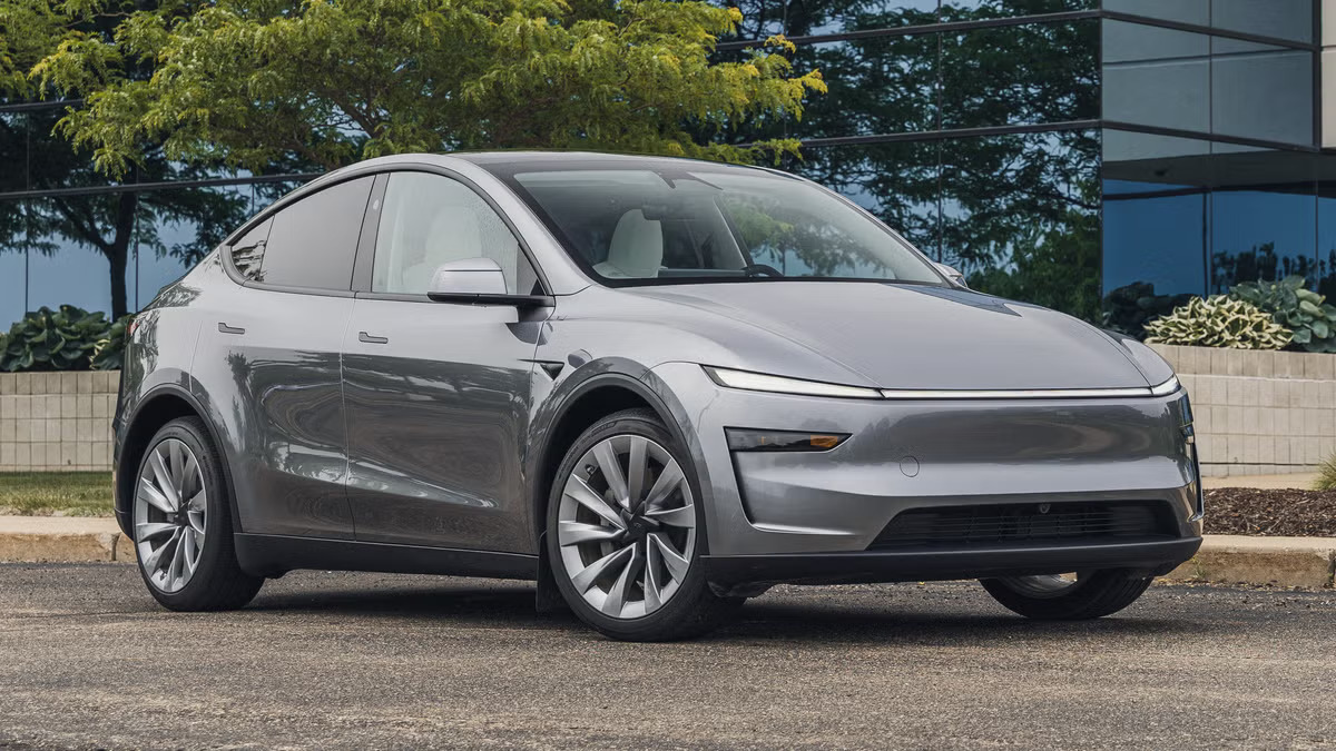 Tesla Model Y, sub investigaţia autorităţilor americane după defecţiuni la uşi care au lăsat pasageri blocaţi