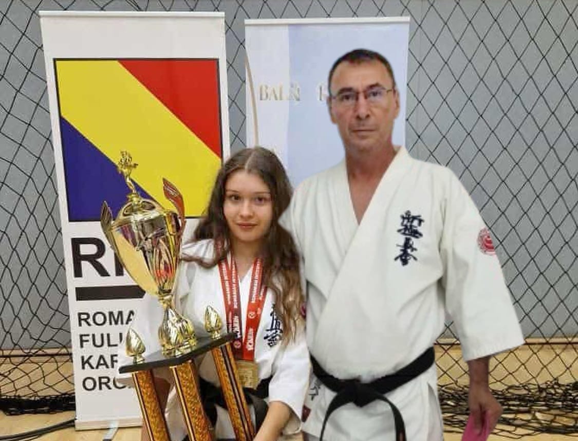 FOTO: Aur şi argint pentru Crina Bianca Stase la „Romanian International Cup Full Contact Karate”