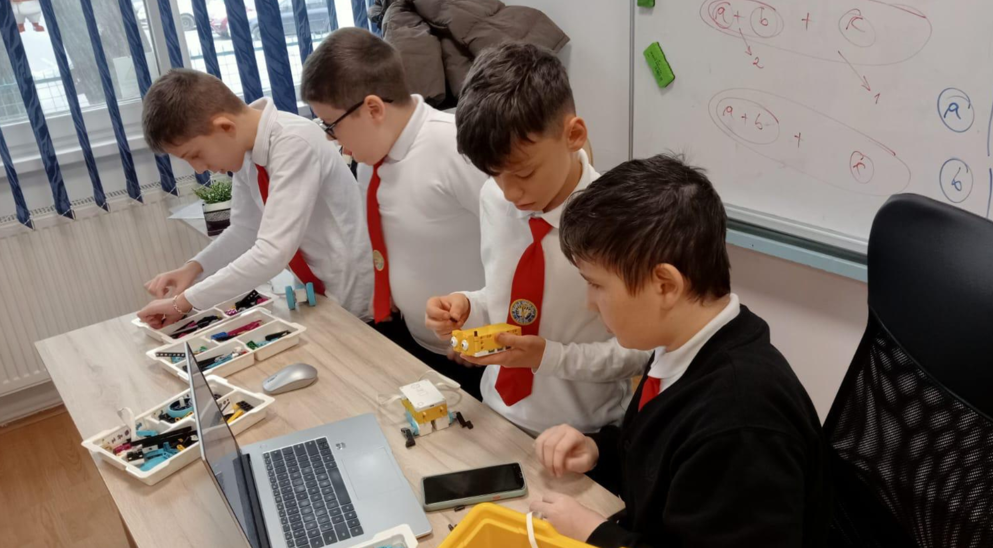 Un nou club de robotică la Şcoala Gimnazială nr. 17 din Galaţi