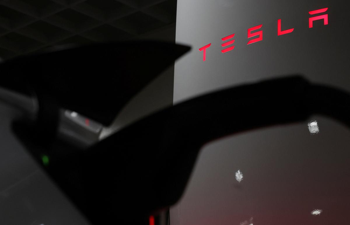 Tesla revine pe profit în al treilea trimestru