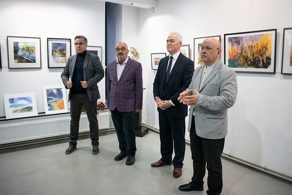 FOTO: Vernisajul expoziţiei „Lucian Jitariuc şi Vasile Trandafir” la Galeria „Nicolae Mantu”