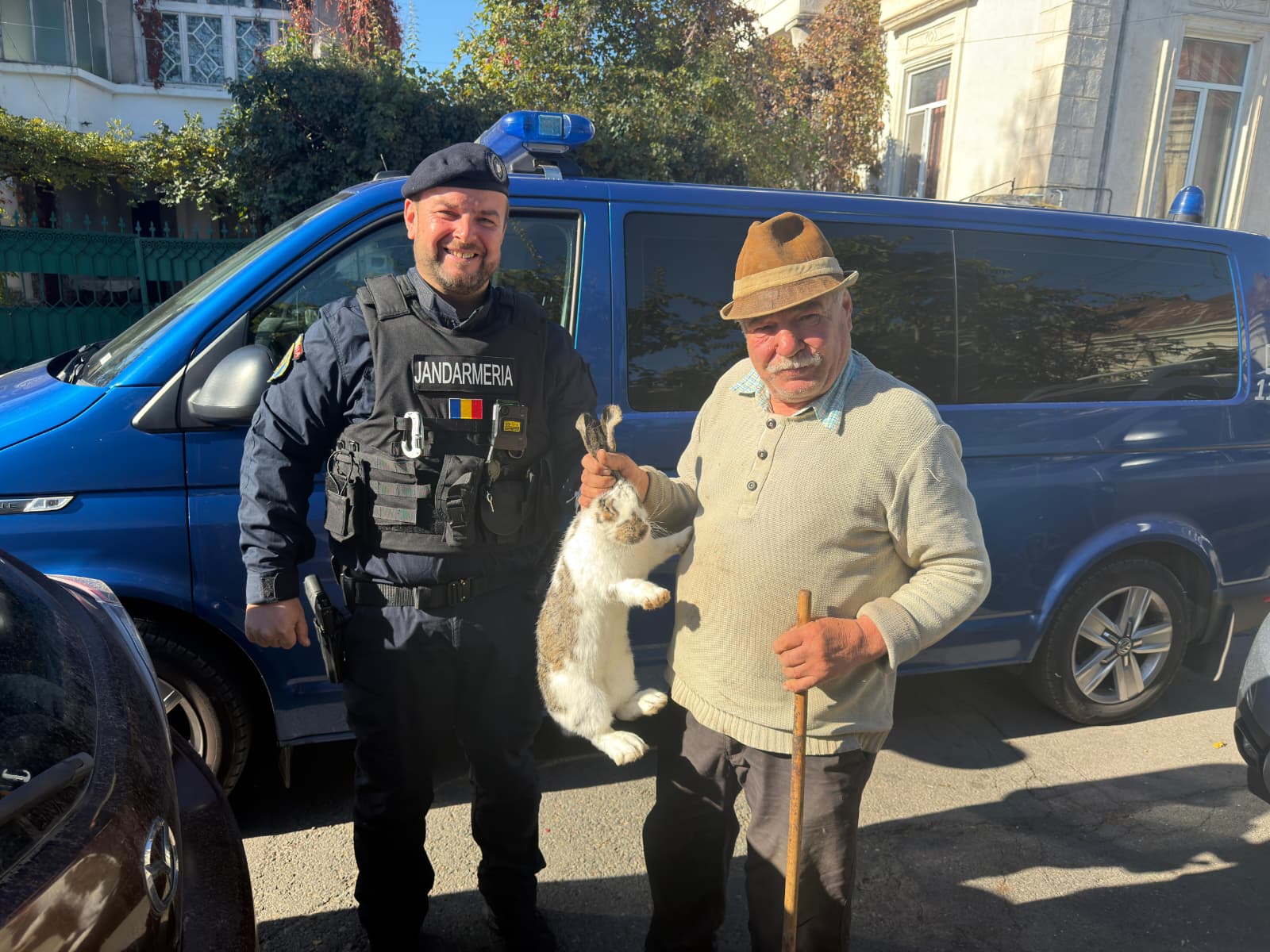 UPDATE: Rilă Iepurilă s-a întors acasă, cu ajutorul jandarmului Epure!