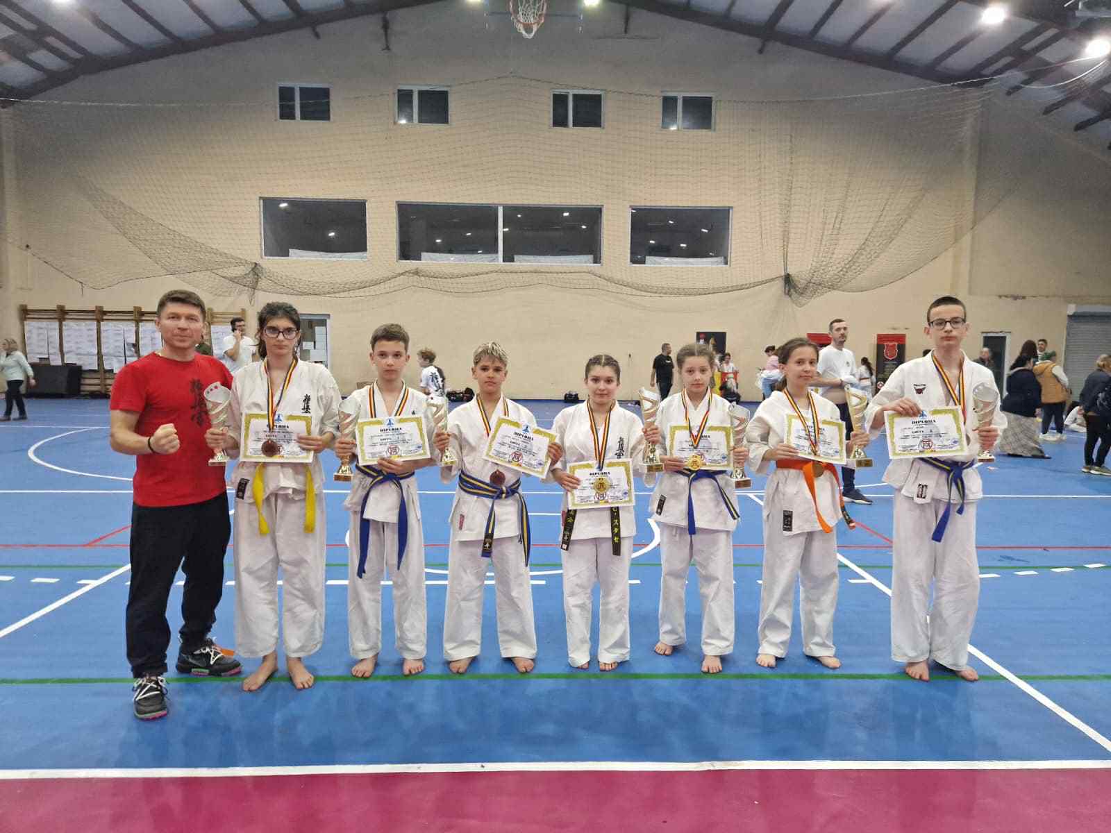 Şapte medalii pentru ACS Triumf Dojo Galaţi la Bucureşti