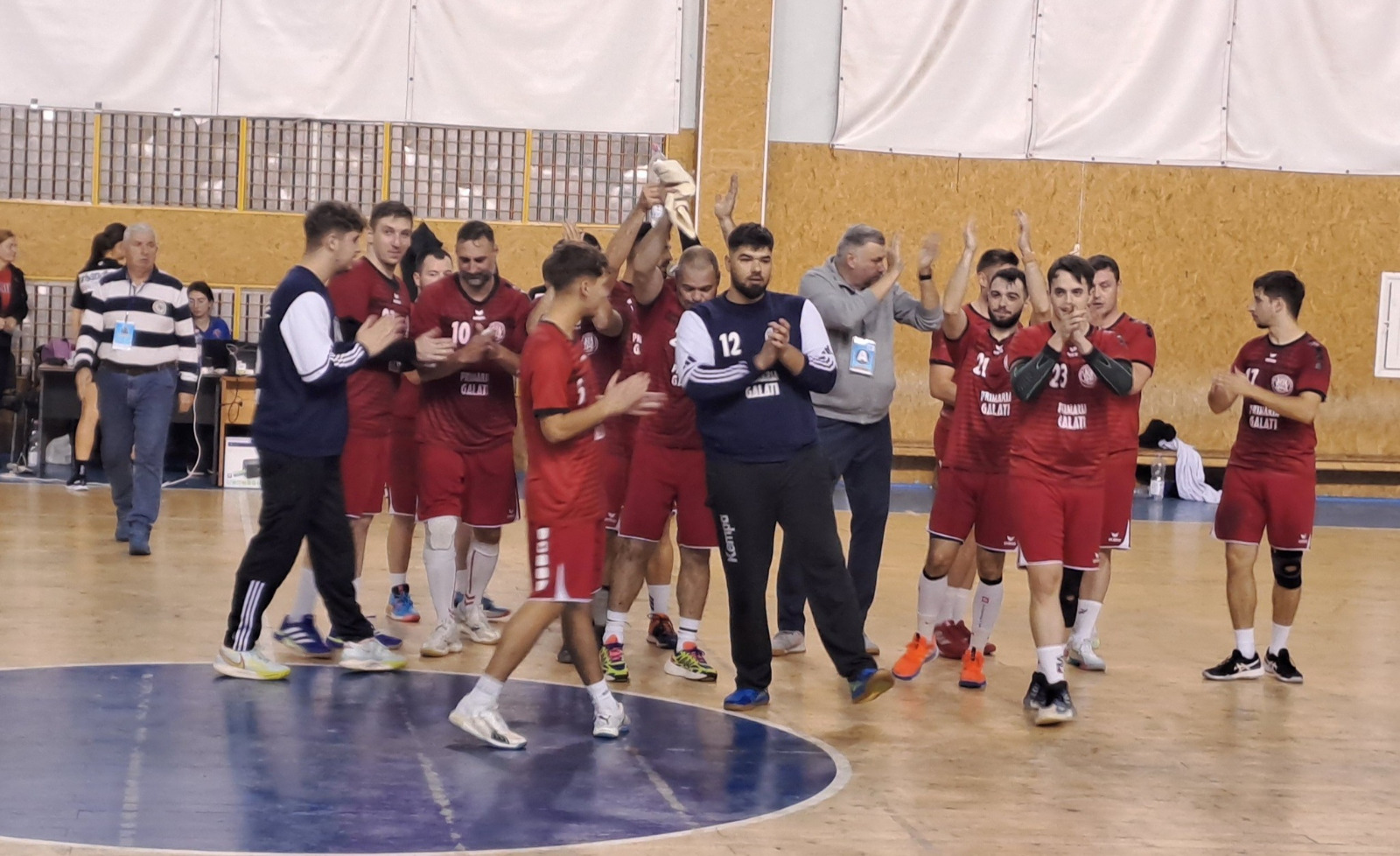 Handbaliştii de la CSU Galaţi au terminat turul cu prima victorie şi urcă pe locul 5