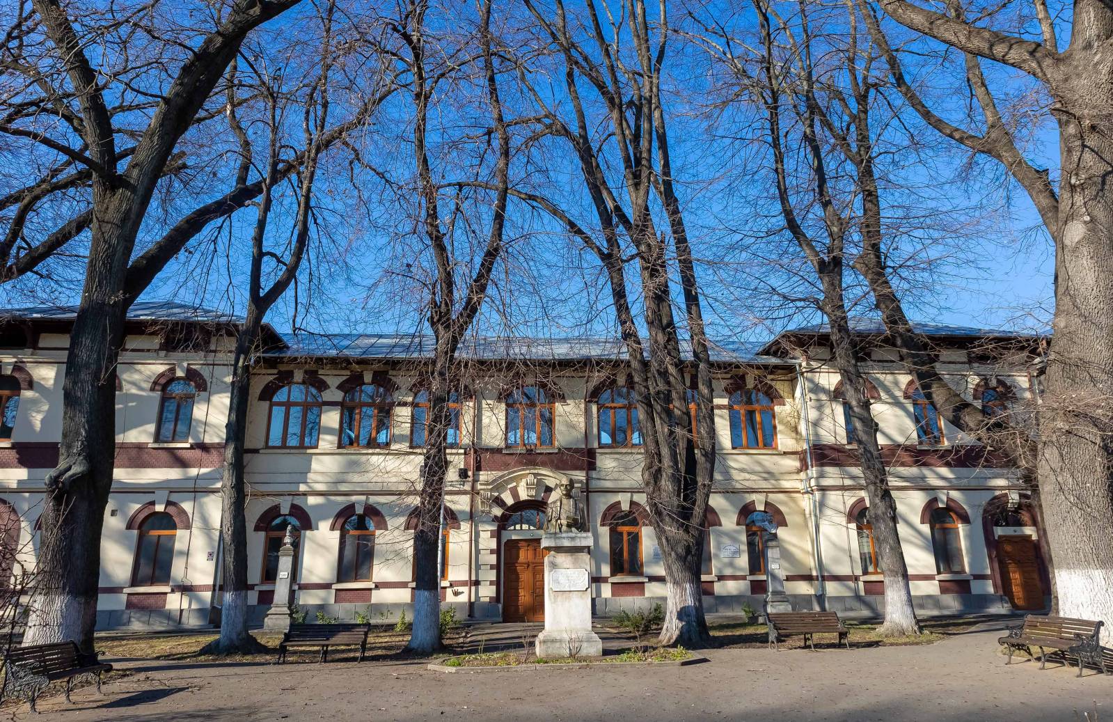 Controale ale Ministerului Educaţiei la CNVA şi IŞJ Galaţi