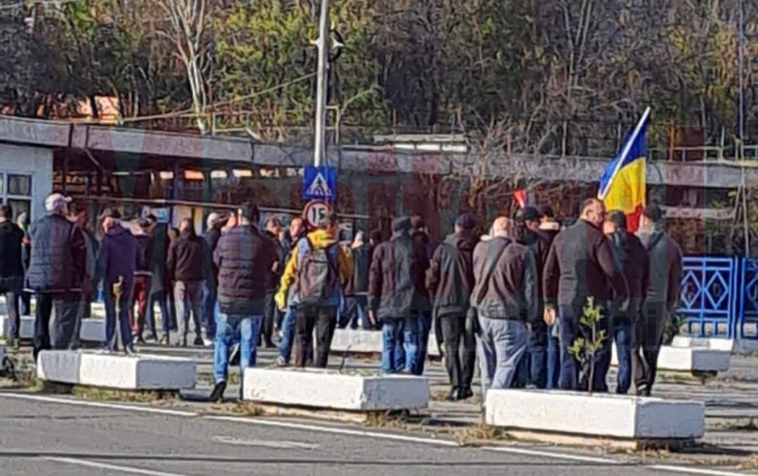 VIDEO: Protest, din nou, la Liberty Galaţi: ”Vrem să muncim, nu să cerşim!”