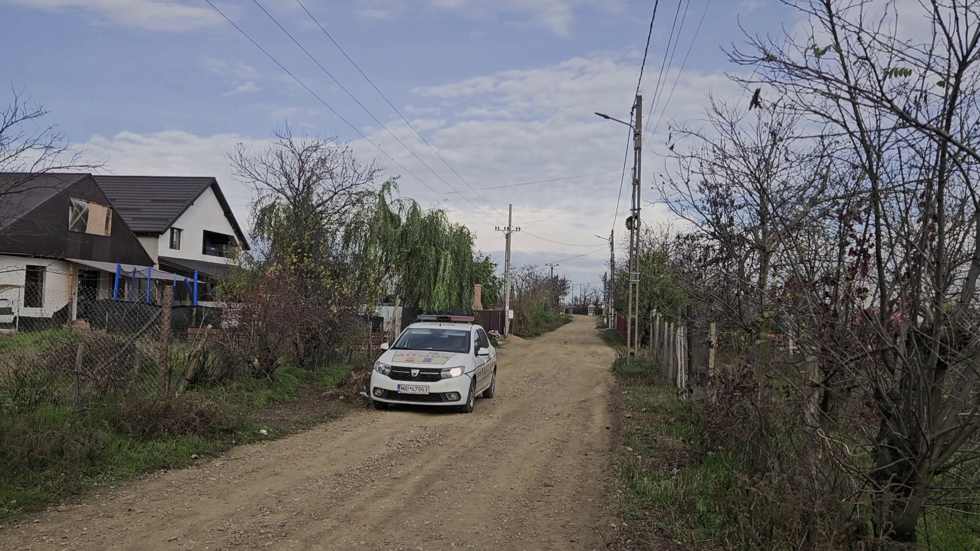 Localnicii din comuna gălăţeană Munteni sunt îngroziţi că hoţii le intră noaptea în casă