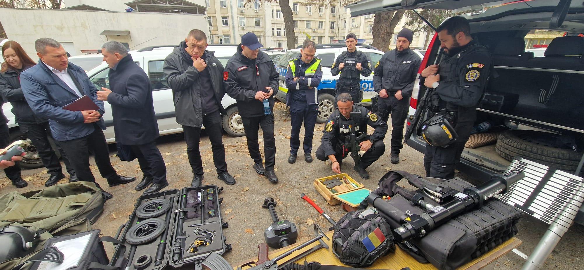FOTO: Carabinierii din Republica Moldova, în vizită de lucru la Galaţi