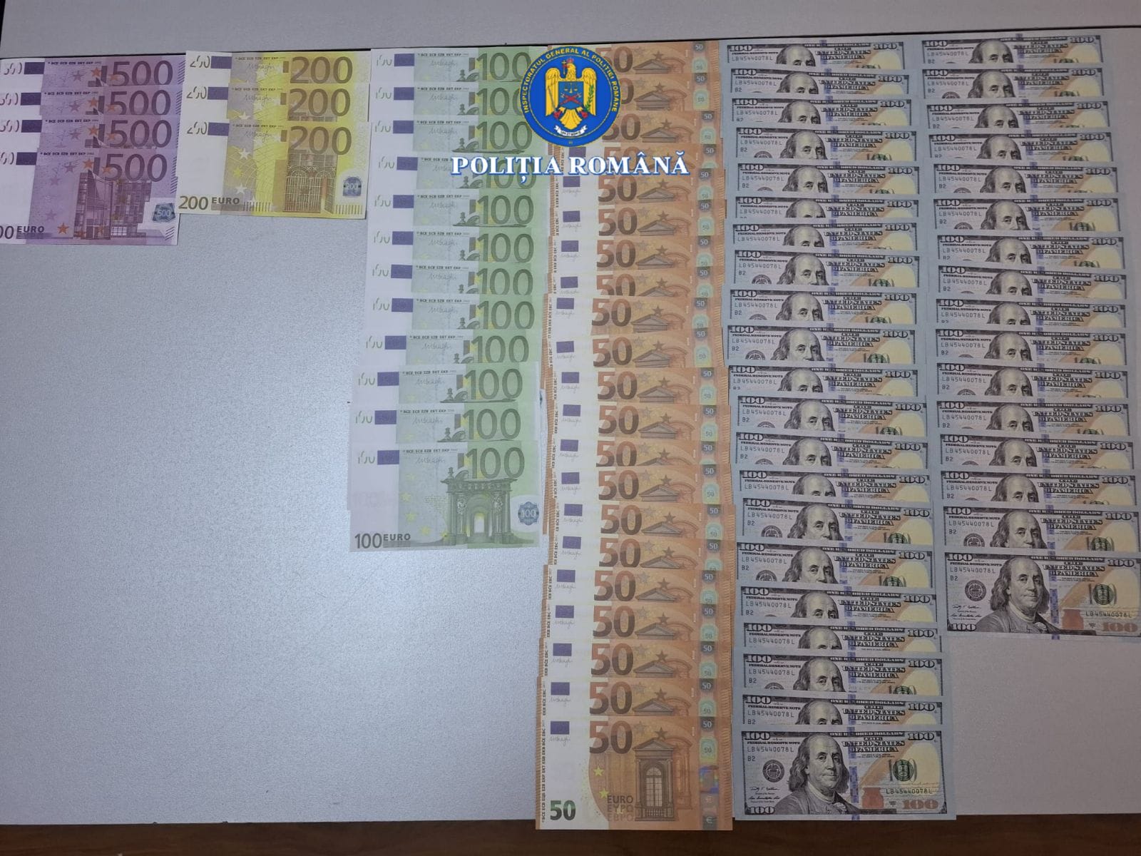 Tânăr din Galaţi reţinut după ce a schimbat bani falşi la jocuri de noroc