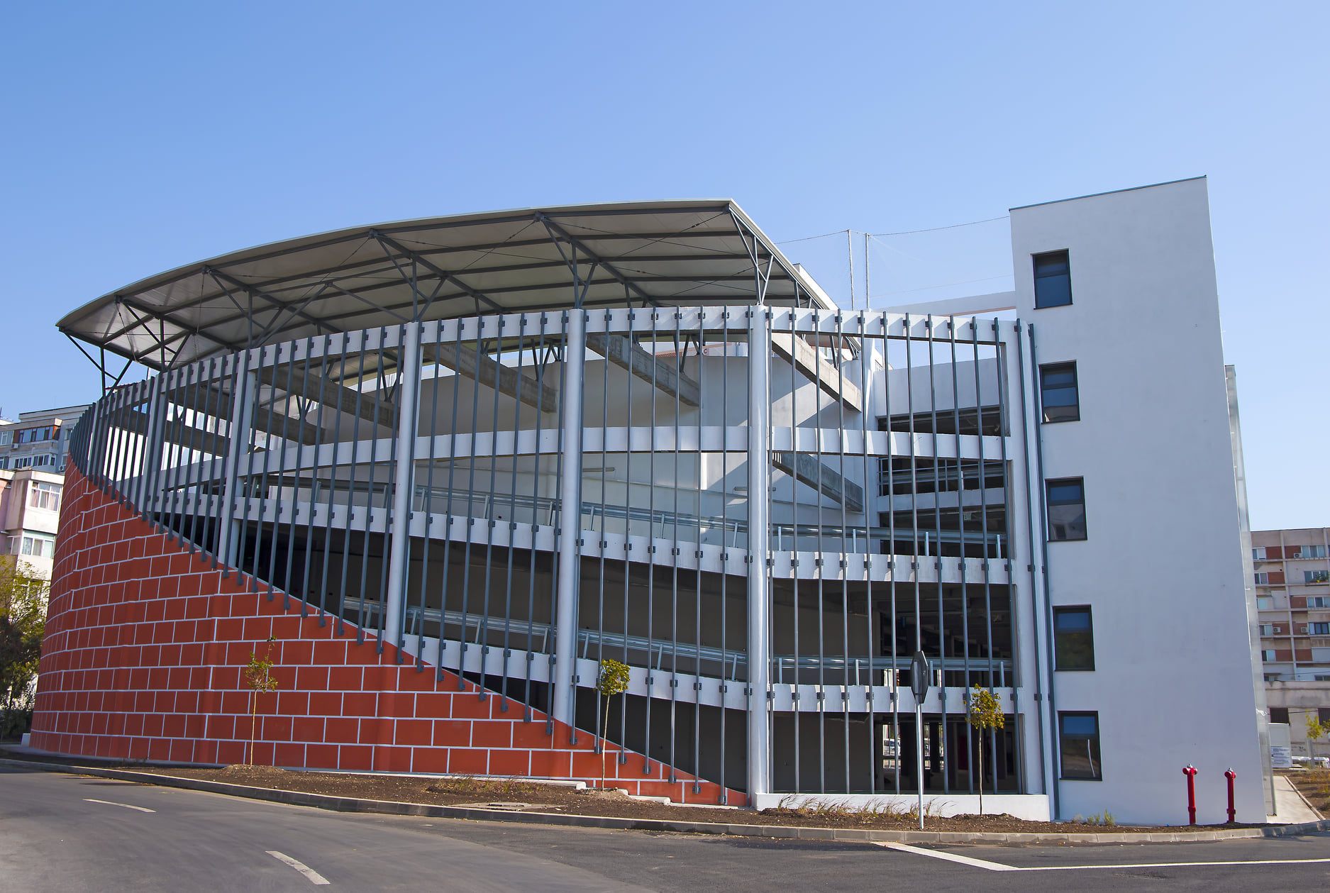 Galaţi: Ai loc de parcare în supraetajata din Mazepa? De astăzi îţi poţi prelungi abonamentul, pe 3 ani!