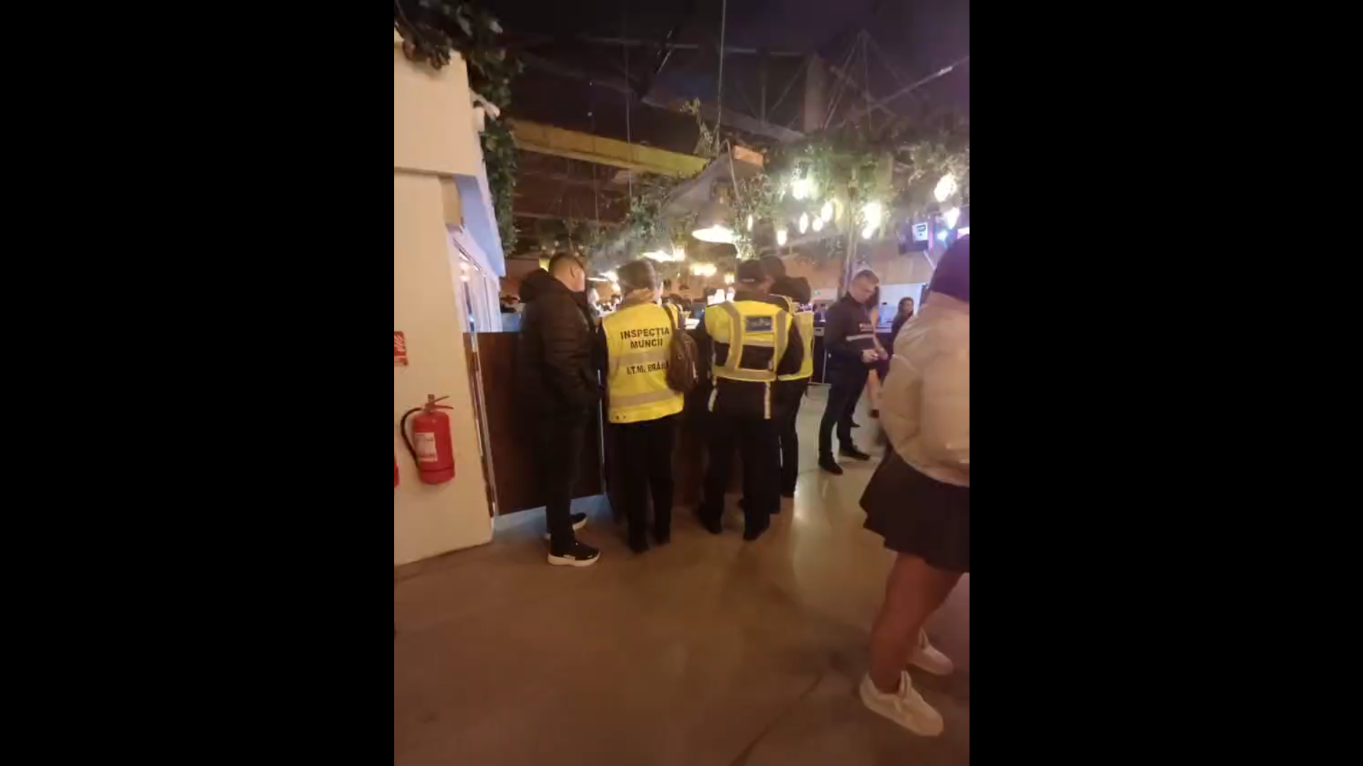 VIDEO: Poliţia a descins la Balul Bobocilor din Vădeni, Brăila