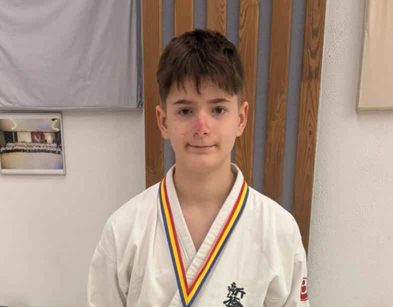 Gălăţeanul Alexandru Andrei Cioran a urcat pe podium la Cupa României de Karate Kyokushin