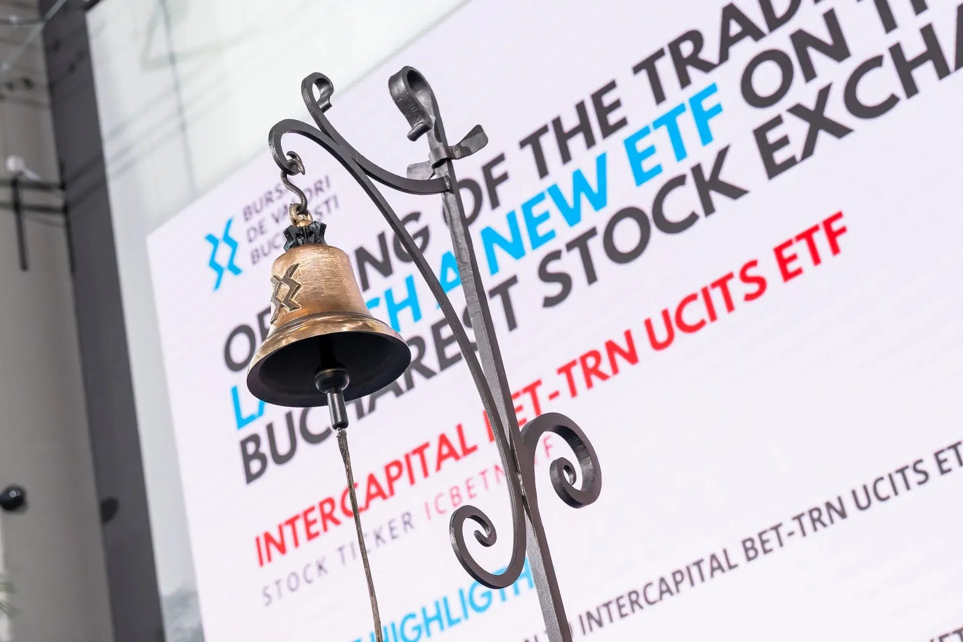 Investitorii la bursă în companiile din indicele BET au încasat dividende de 4,5 miliarde de lei în 2025