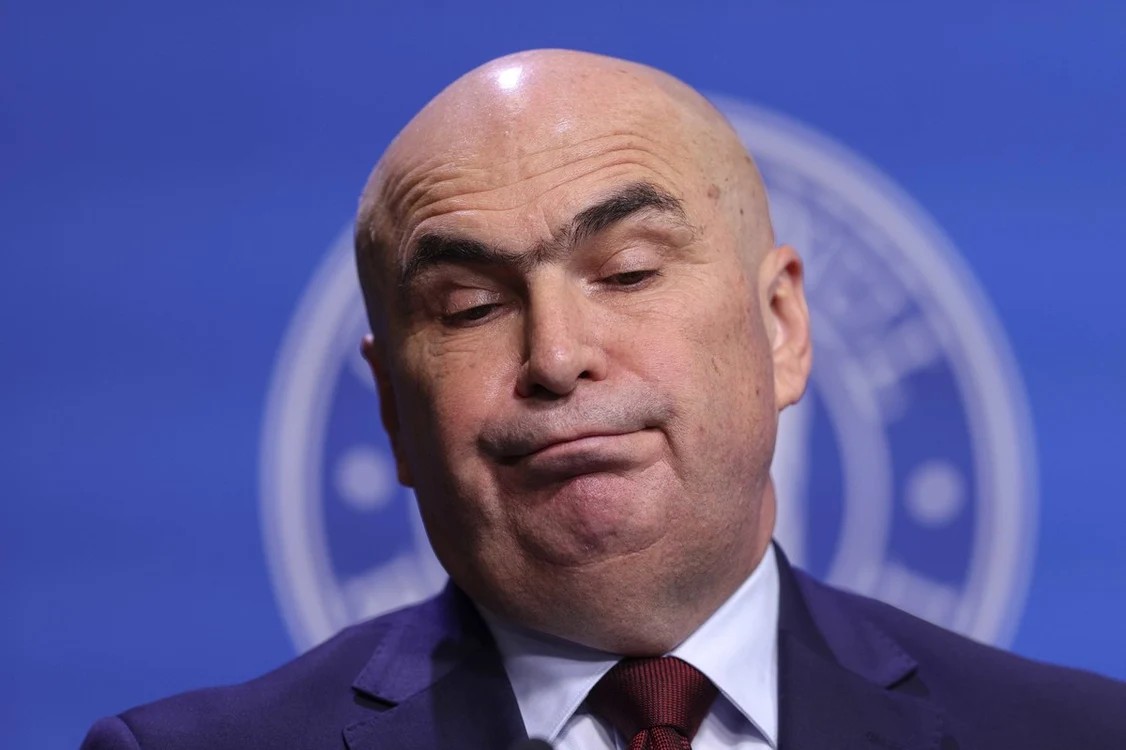 Bolojan: În România lucrează prea puţini oameni