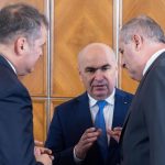 Coaliţia ar putea reduce impozitul pe cifra de afaceri la 0,5% şi creşte TVA-ul în HoReCa la 21% din 2026