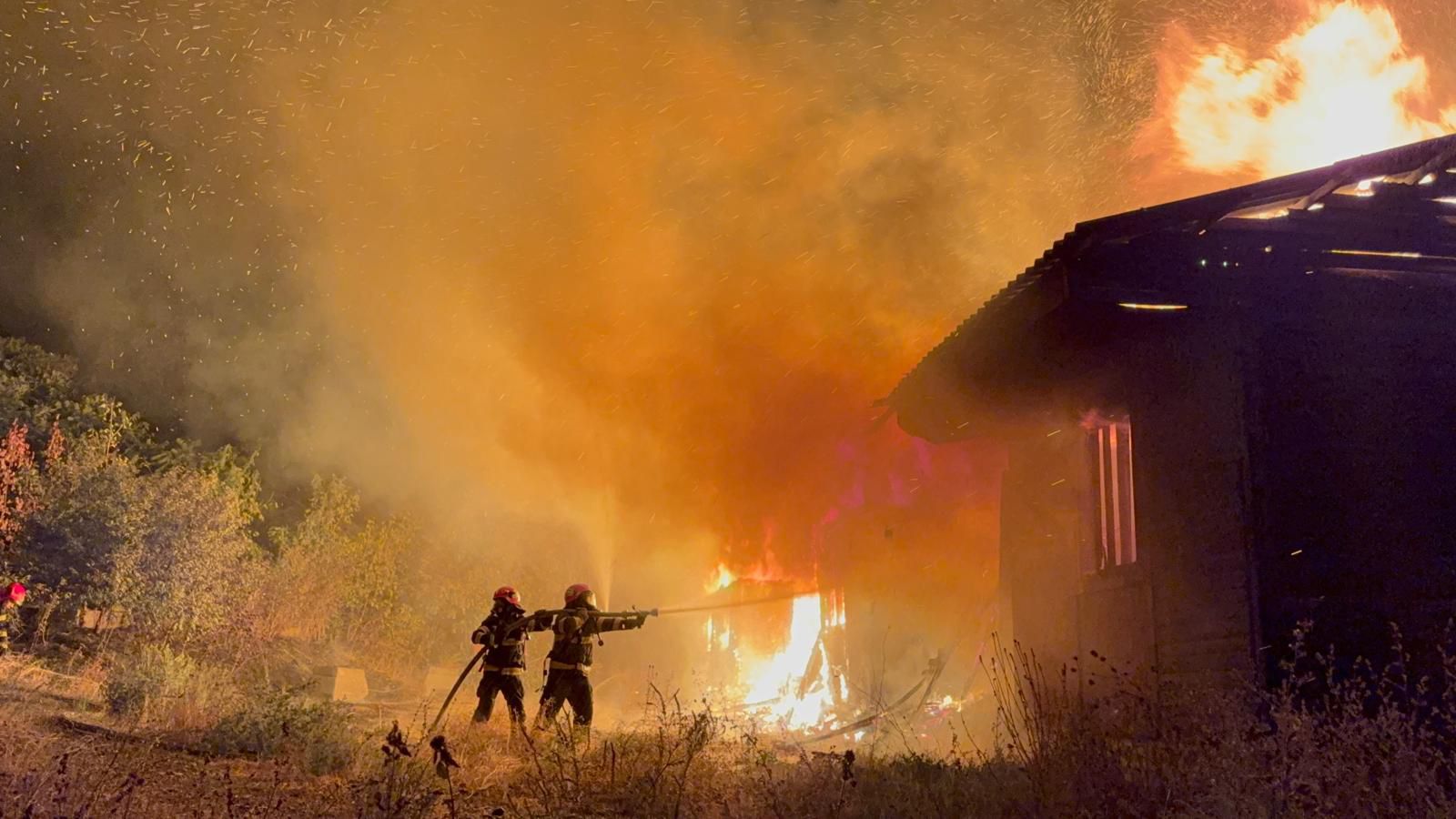 Explozie urmată de incendiu la Târgu Bujor