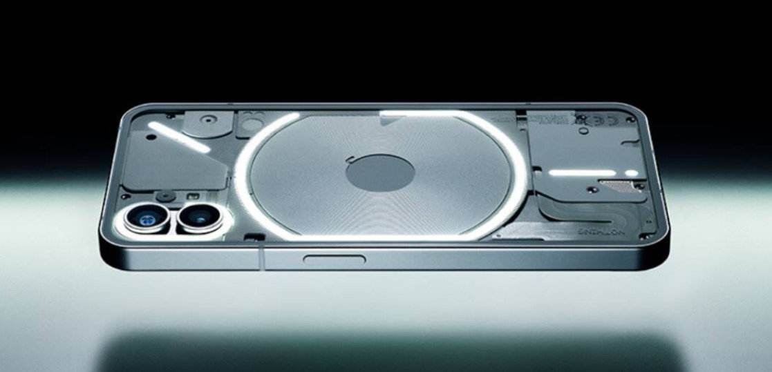 Nothing amână lansarea Phone 4 şi mizează pe seria 4A în 2026