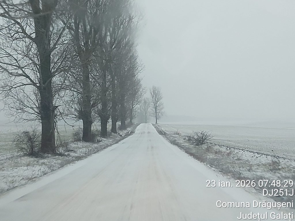 Pe drumurile judeţene se circulă în condiţii de iarnă