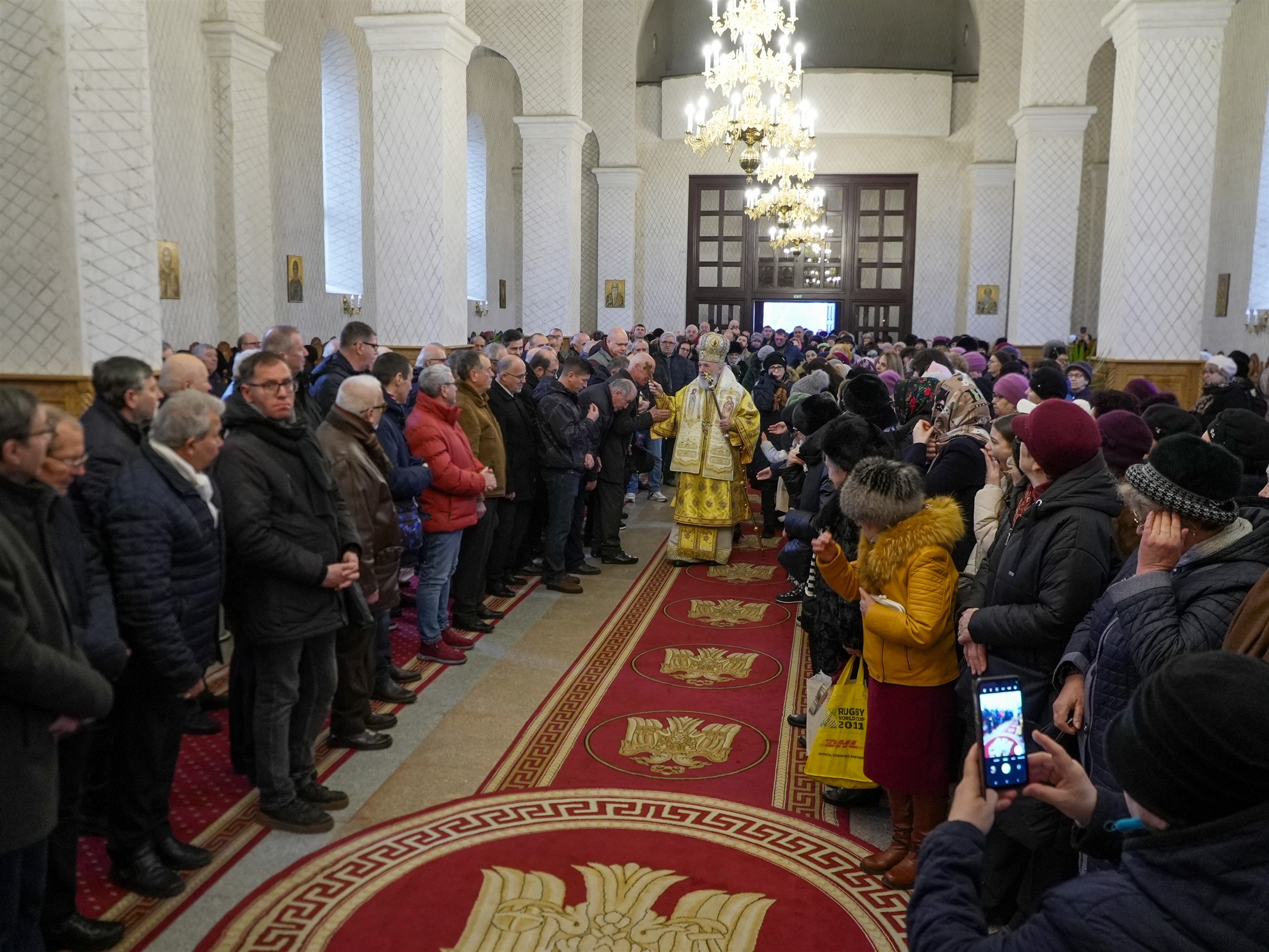 Foto: Zi de sărbătoare pentru parohia gălăţeană ocrotită de Sfântul Ioan Botezătorul