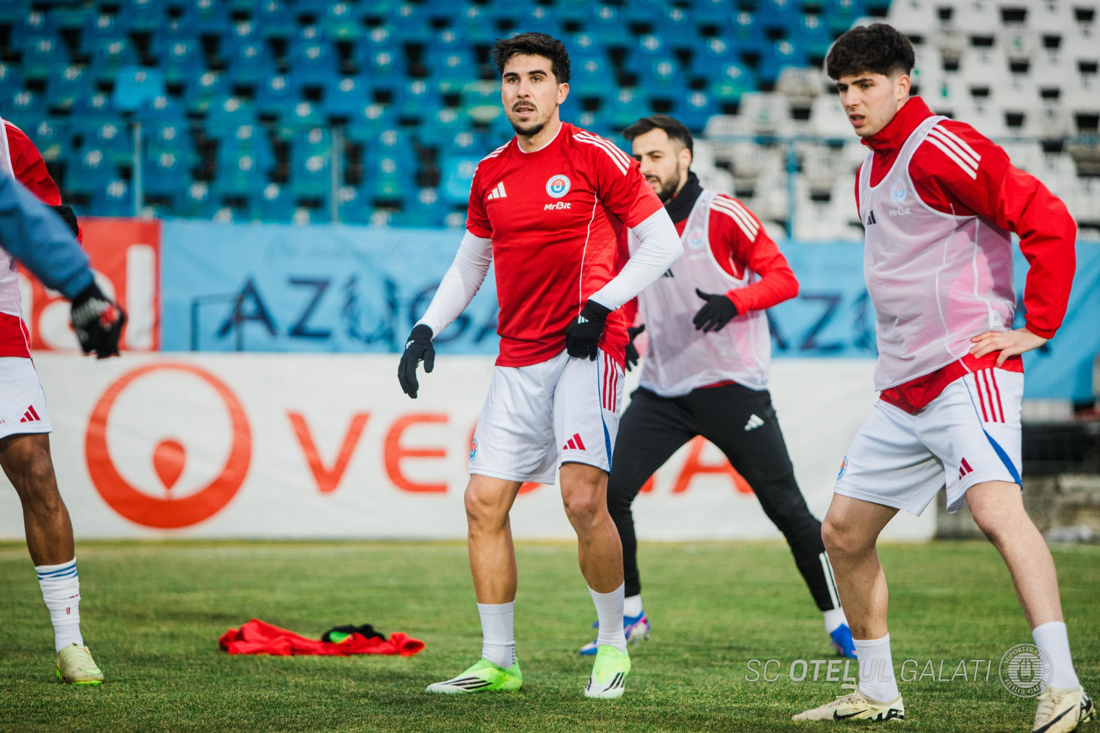 Oţelul a surclasat Csikszereda. Fotbaliştii lui Laszlo Balint au avut emoţii mai mari cu nocturna decât cu adversarii