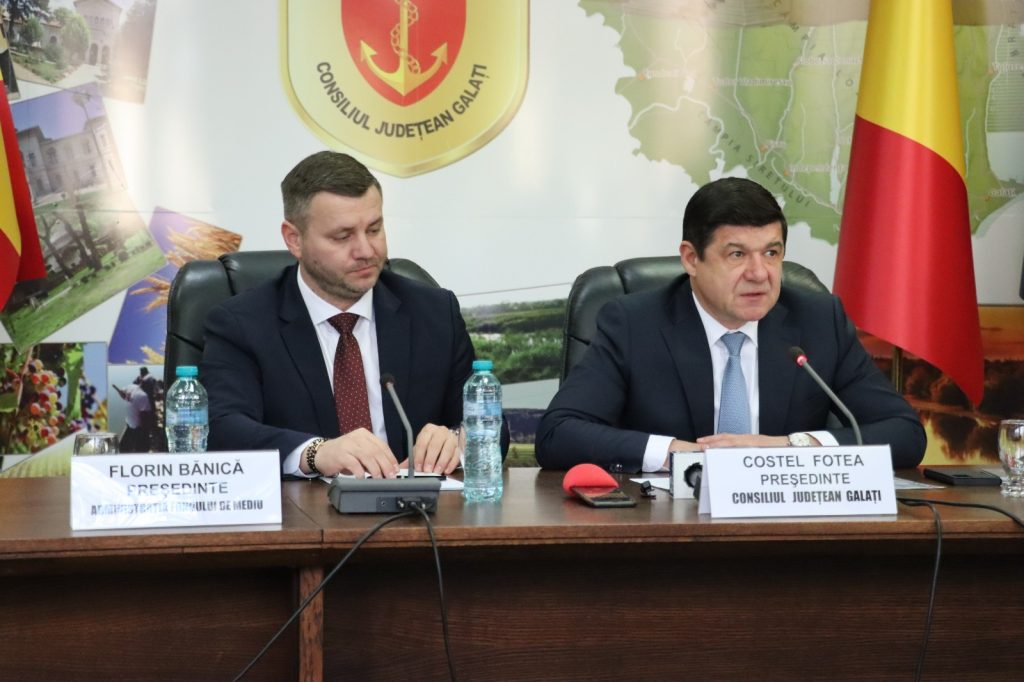 Investiţii de peste 113 milioane de lei în modernizarea iluminatului public şi a reţelelor de apă şi canalizare din judeţ